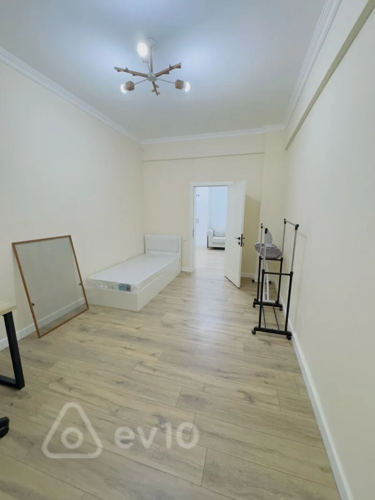 Kirayə verilir 3 otaqlı yeni tikili 140 m²