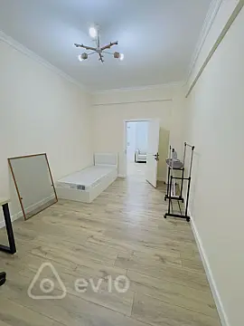 Kirayə verilir 3 otaqlı yeni tikili 140 m²