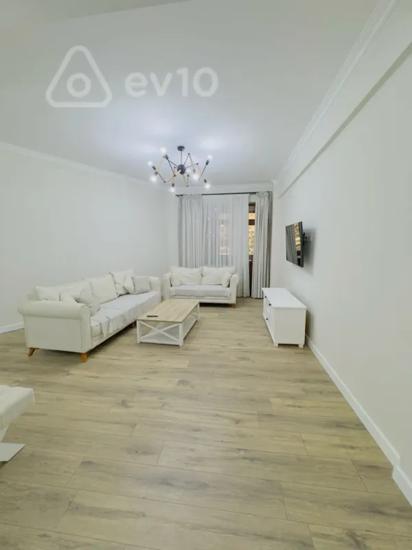 Kirayə verilir 3 otaqlı yeni tikili 140 m²