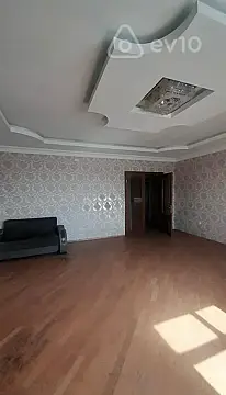 Satılır 3 otaqlı yeni tikili 135 m²