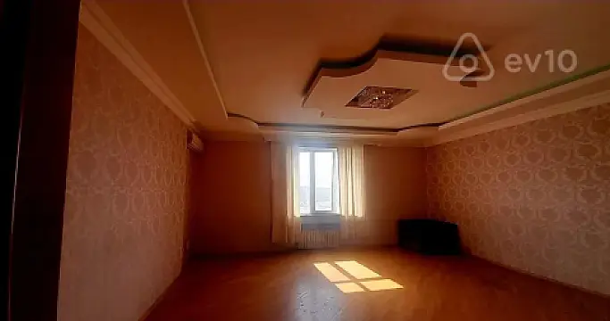 Satılır 3 otaqlı yeni tikili 135 m²