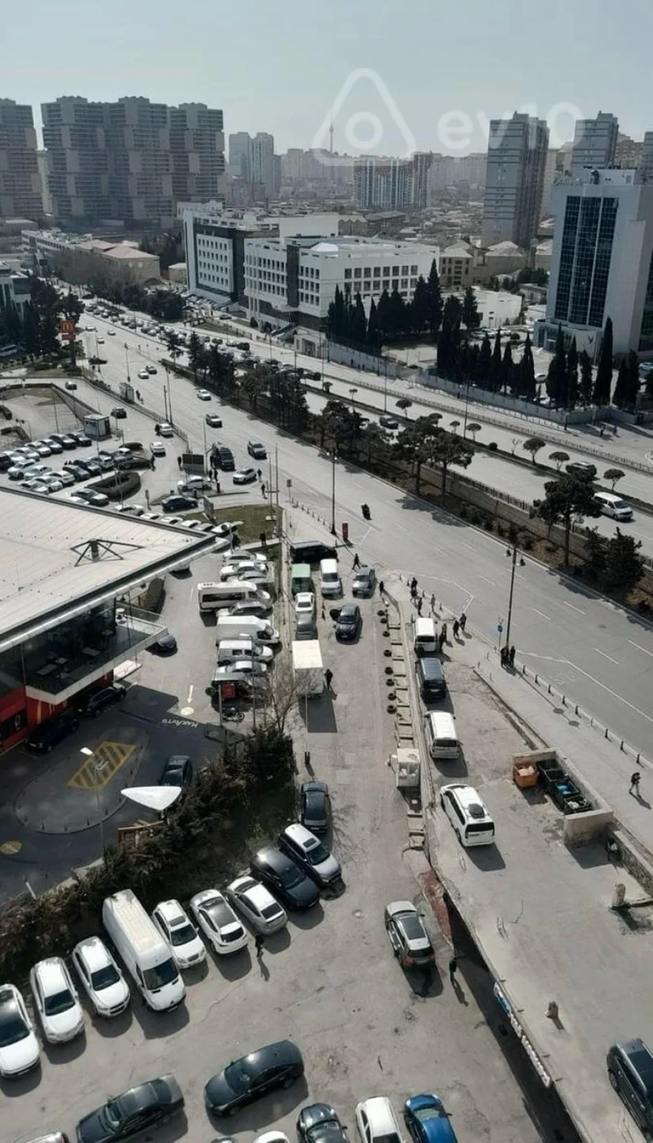 Satılır 3 otaqlı yeni tikili 135 m²