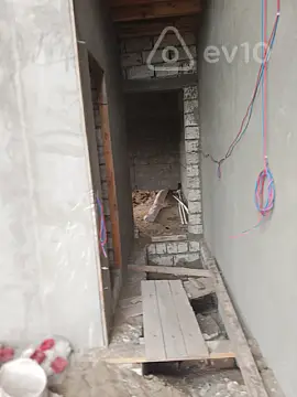 Satılır 4 otaqlı həyət evi 245 m²
