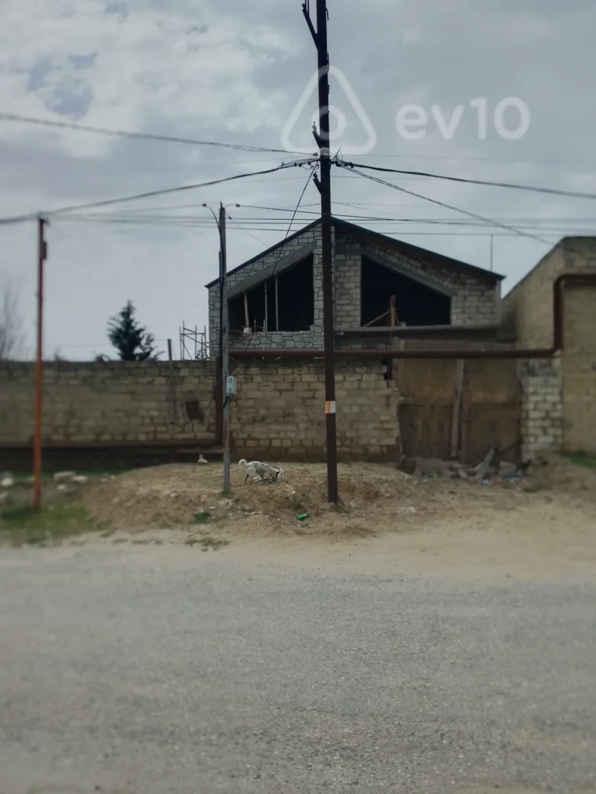 Satılır 4 otaqlı həyət evi 245 m²