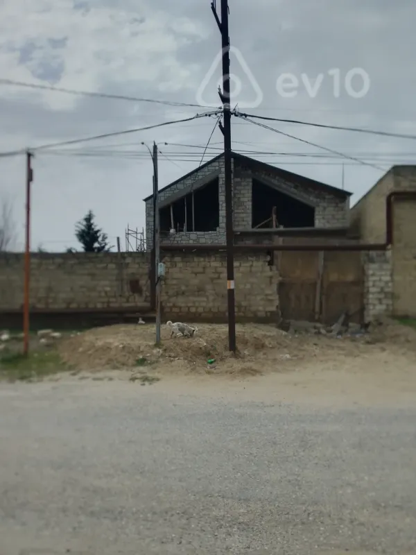 Satılır 4 otaqlı həyət evi 245 m²