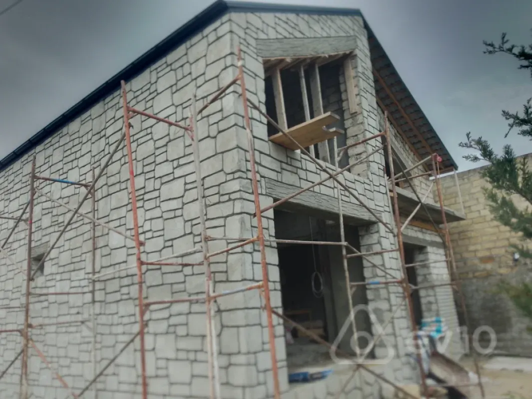 Satılır 4 otaqlı həyət evi 245 m²