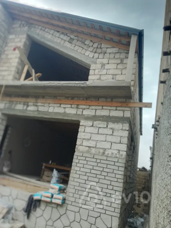 Satılır 4 otaqlı həyət evi 245 m²