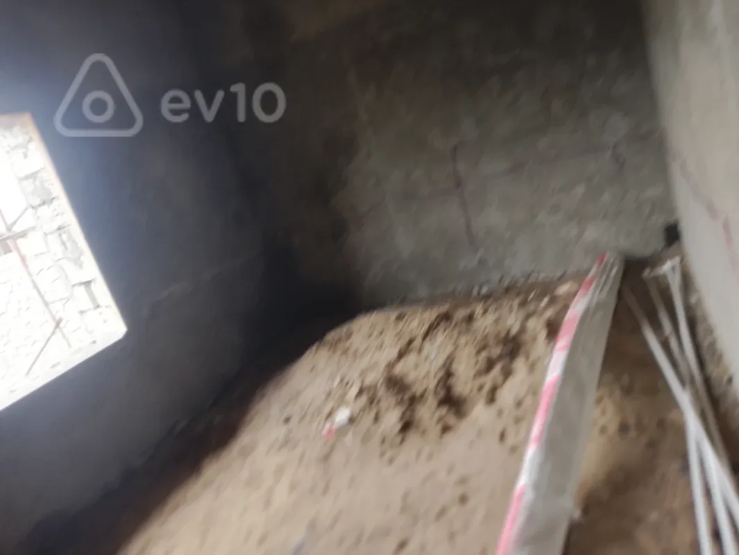 Satılır 4 otaqlı həyət evi 245 m²