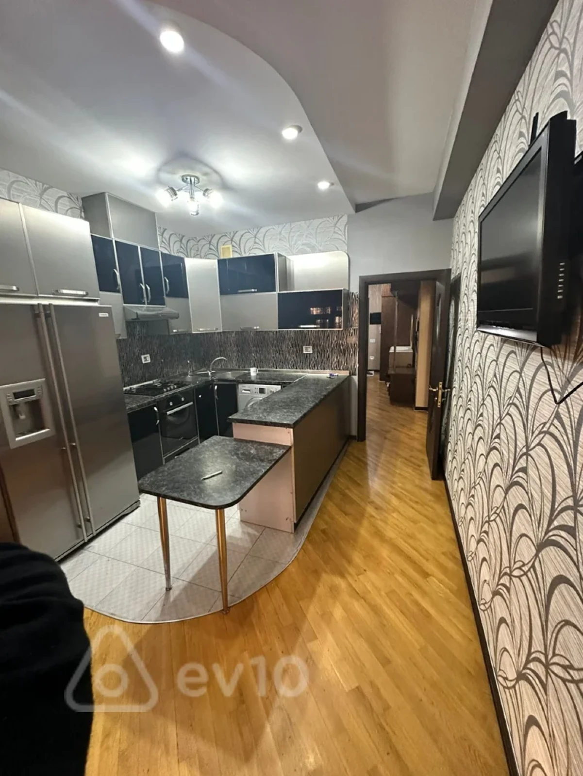 Kirayə verilir 3 otaqlı yeni tikili 105 m²