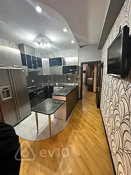 Kirayə verilir 3 otaqlı yeni tikili 105 m²