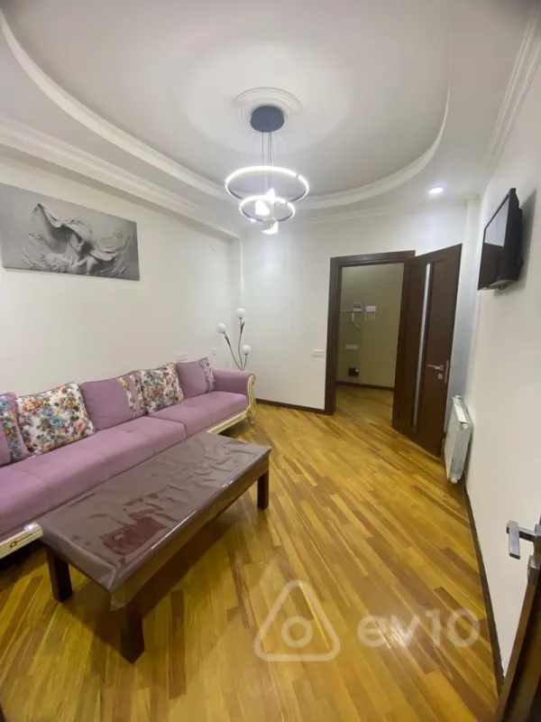 Kirayə verilir 2 otaqlı yeni tikili 65 m²