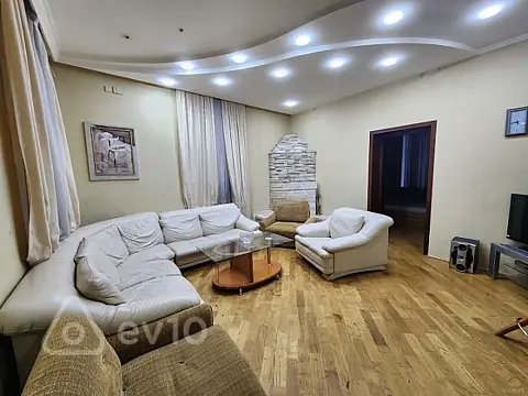 Kirayə verilir 3 otaqlı köhnə tikili 90 m² — Bakı, Nəsimi 3 otaq 90.00 m²