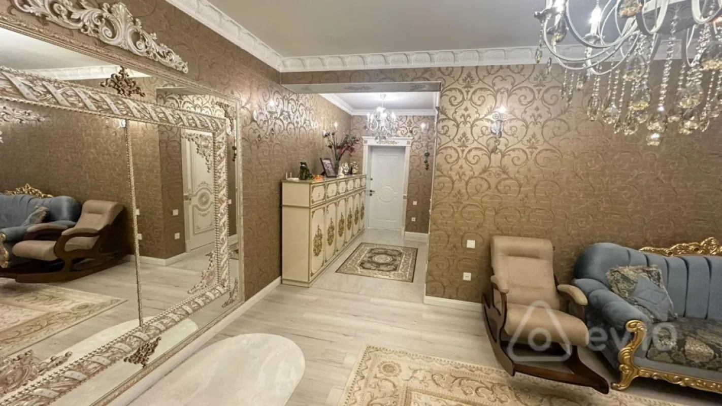 Satılır 4 otaqlı yeni tikili 160 m²