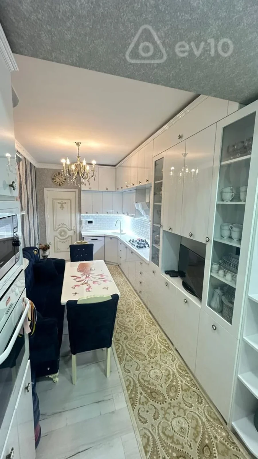 Satılır 4 otaqlı yeni tikili 160 m²