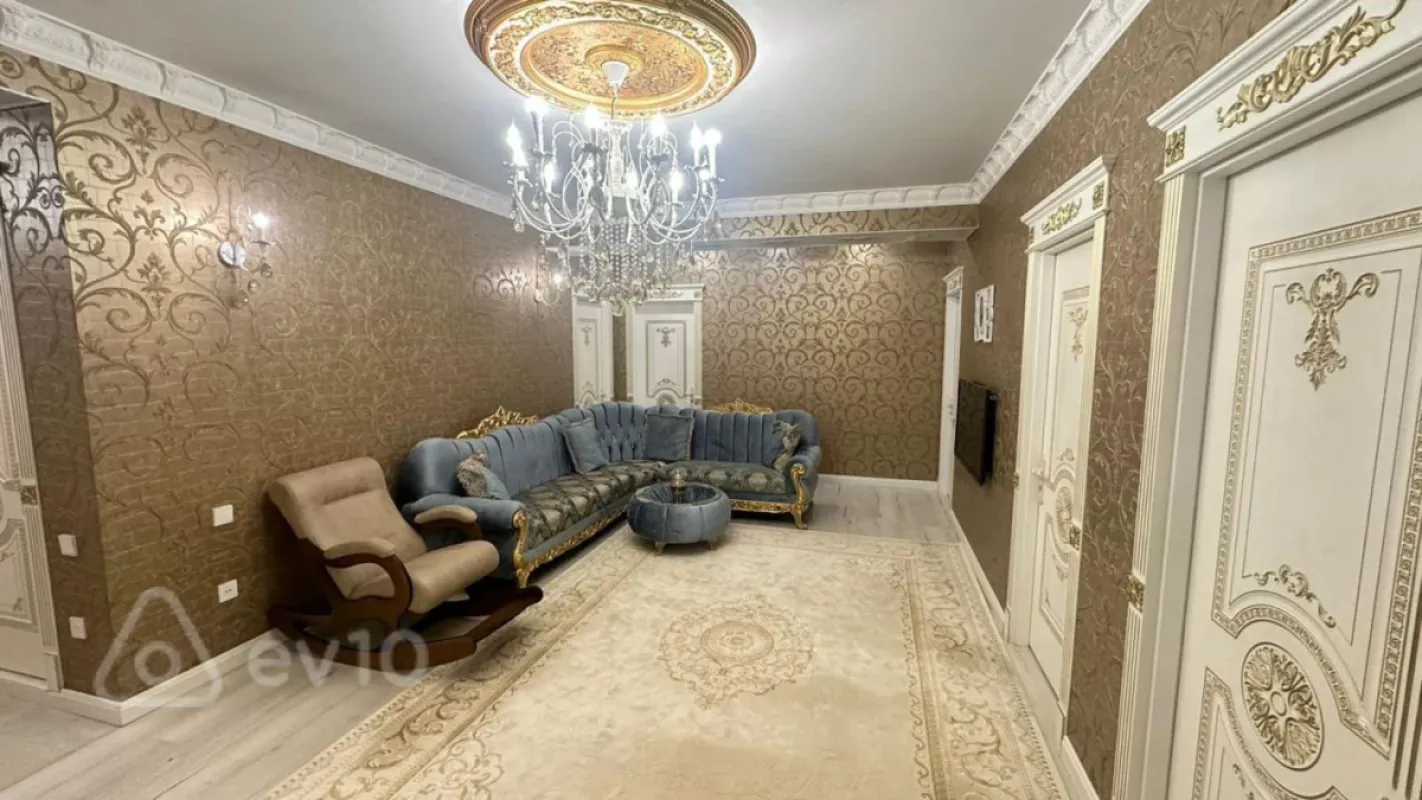 Satılır 4 otaqlı yeni tikili 160 m²