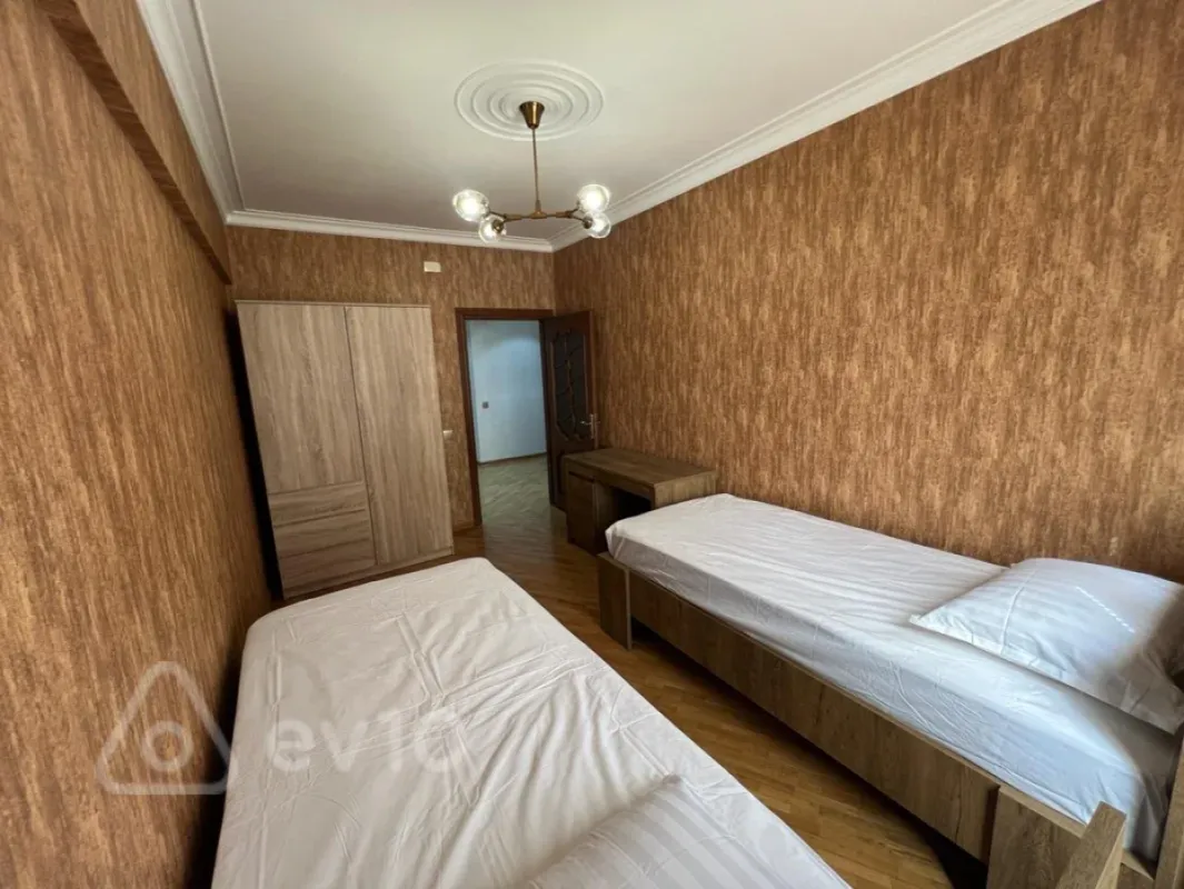 Kirayə verilir 3 otaqlı yeni tikili 100 m²