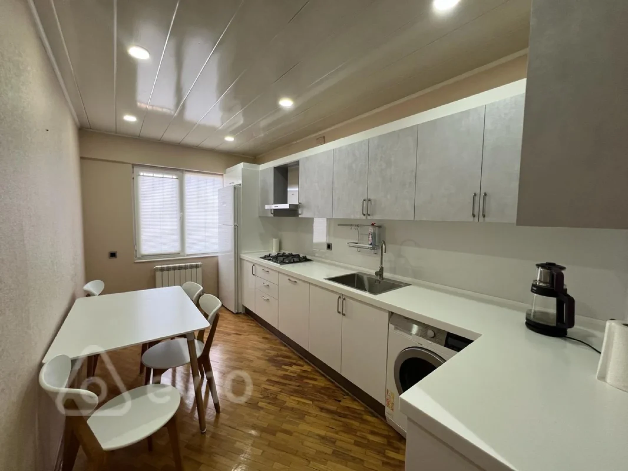 Kirayə verilir 3 otaqlı yeni tikili 100 m²