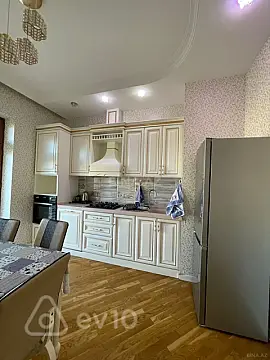 Kirayə verilir 2 otaqlı yeni tikili 85 m²