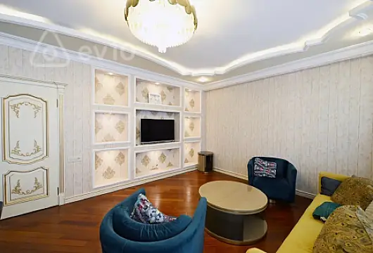 Kirayə verilir 3 otaqlı yeni tikili 140 m²