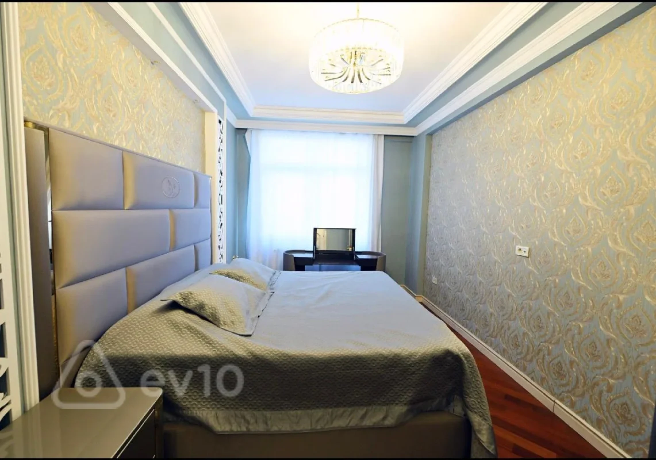 Kirayə verilir 3 otaqlı yeni tikili 140 m²