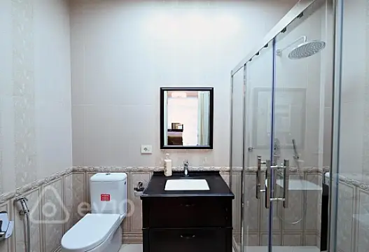 Kirayə verilir 3 otaqlı yeni tikili 140 m²