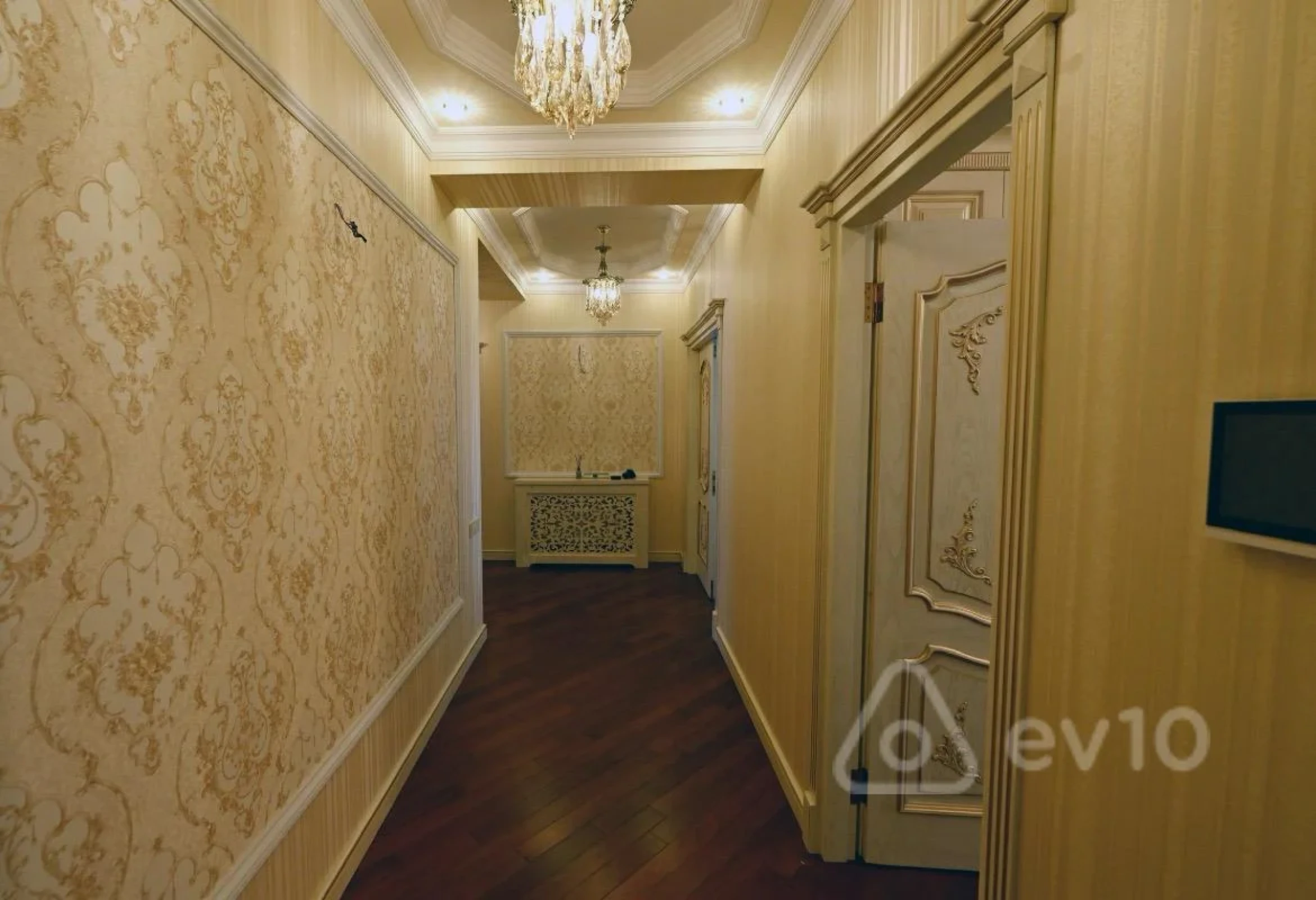 Kirayə verilir 3 otaqlı yeni tikili 140 m²