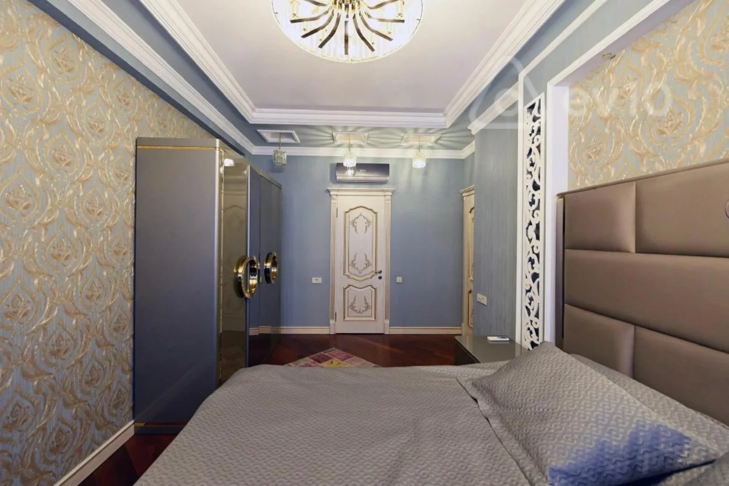 Kirayə verilir 3 otaqlı yeni tikili 140 m²