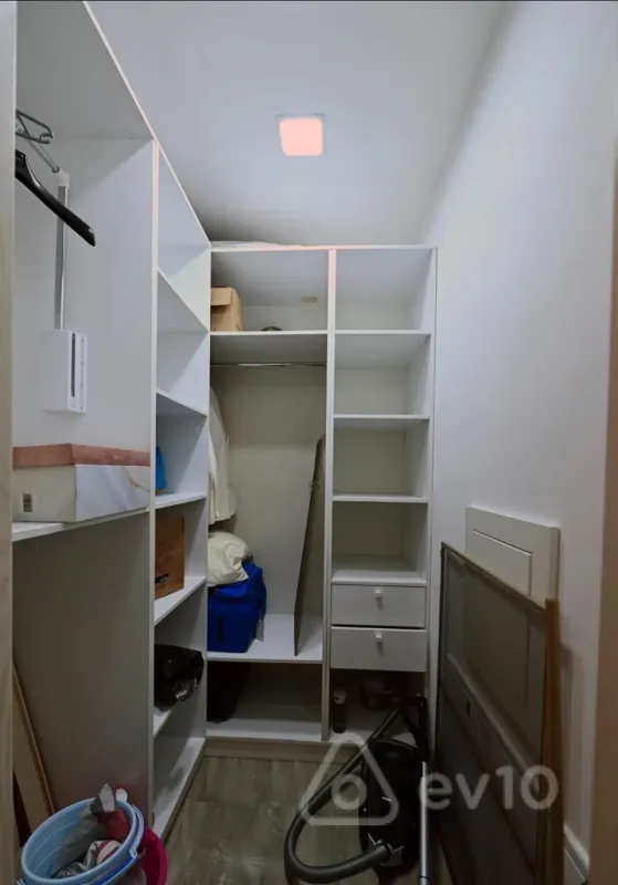 Kirayə verilir 3 otaqlı yeni tikili 140 m²