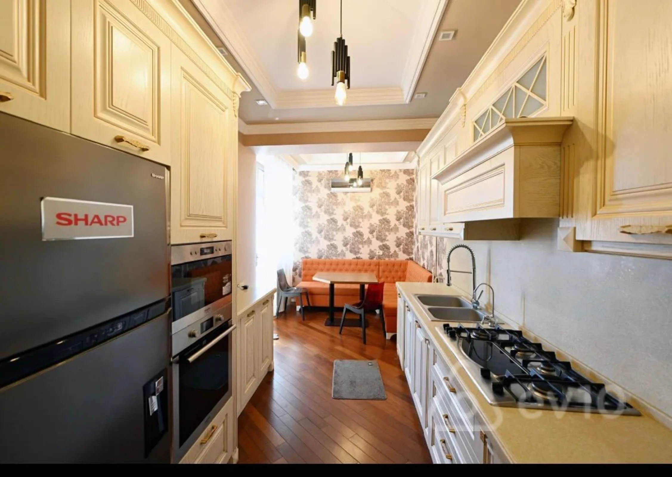 Kirayə verilir 3 otaqlı yeni tikili 140 m²