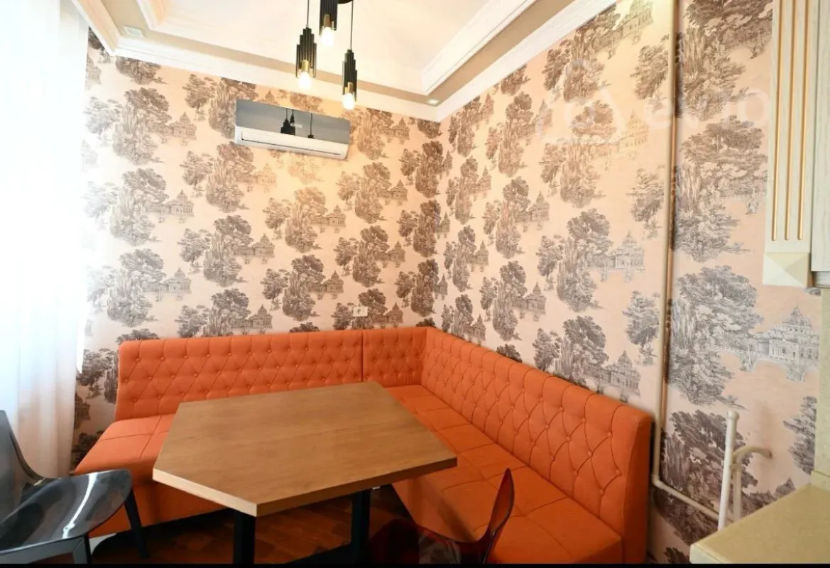 Kirayə verilir 3 otaqlı yeni tikili 140 m²