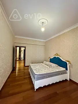 Satılır 5 otaqlı yeni tikili 250 m²