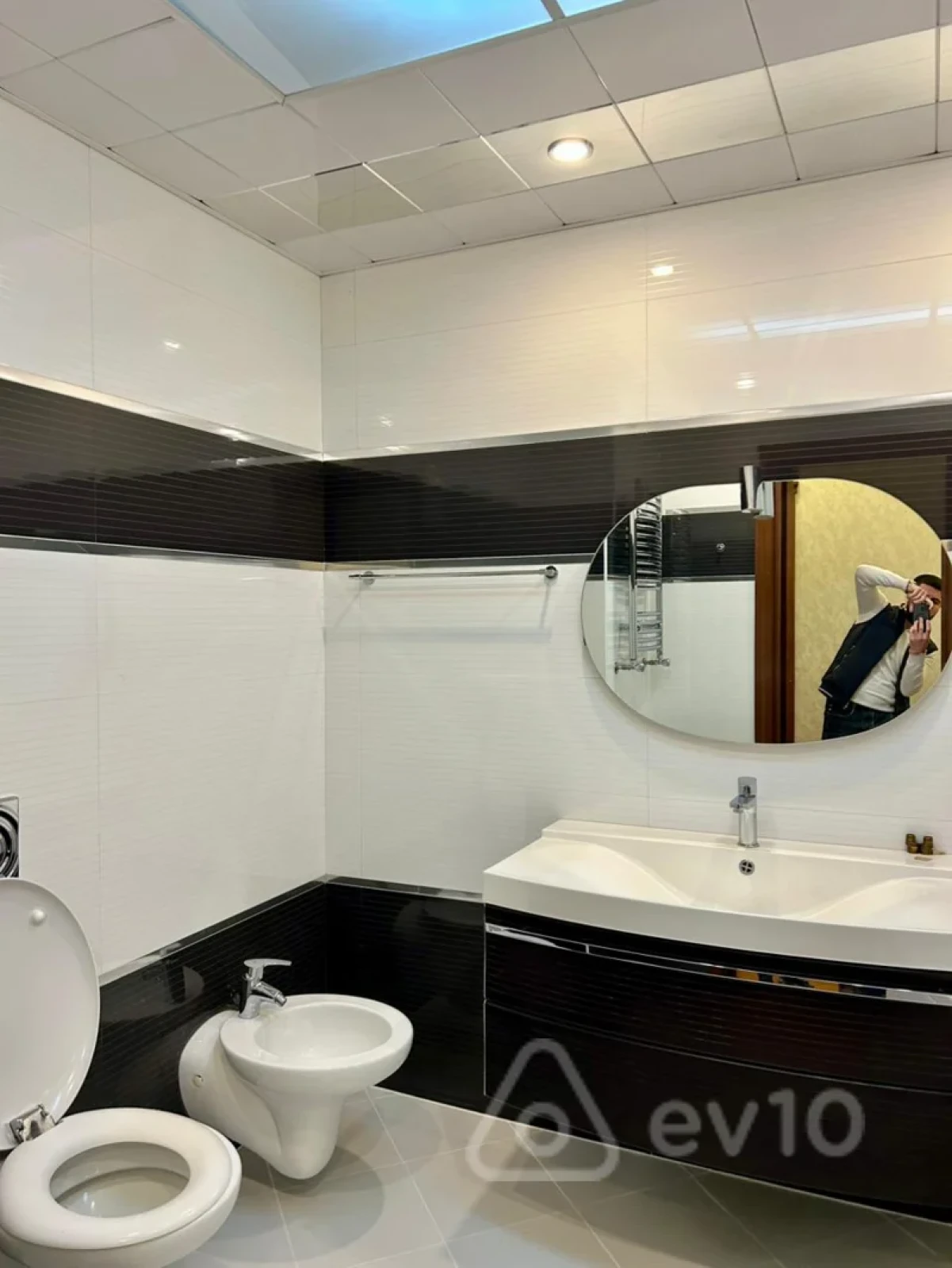 Satılır 5 otaqlı yeni tikili 250 m²