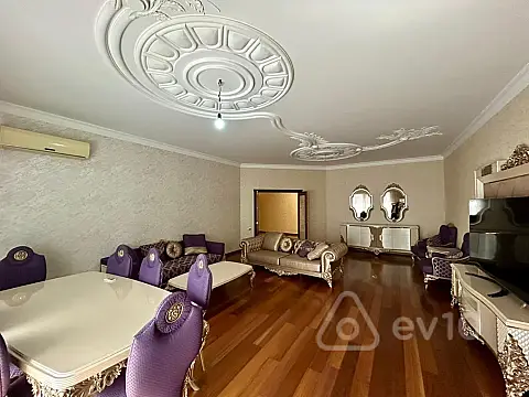 Satılır 5 otaqlı yeni tikili 250 m²