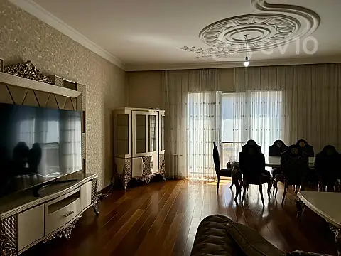 Satılır 5 otaqlı yeni tikili 250 m²