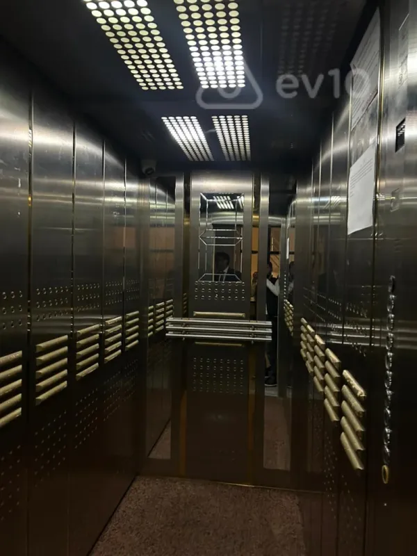 Satılır 5 otaqlı yeni tikili 250 m²