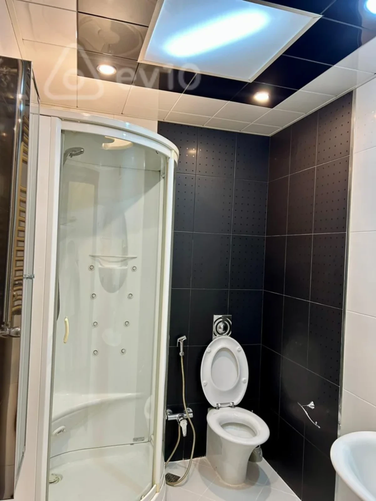 Satılır 5 otaqlı yeni tikili 250 m²