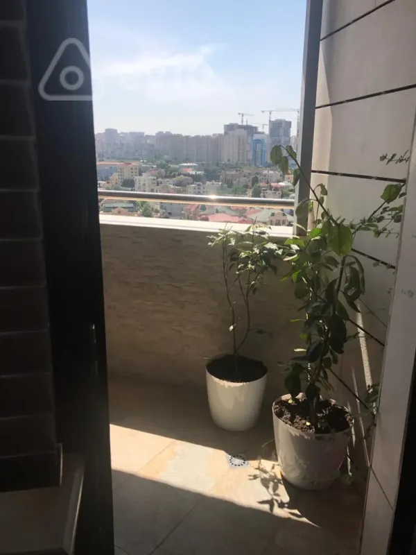 Satılır 3 otaqlı yeni tikili 150 m²