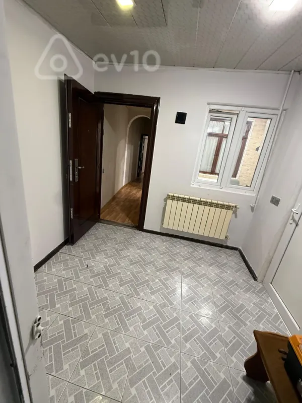 Kirayə verilir 2 otaqlı həyət evi 80 m²