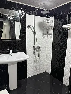 Kirayə verilir 2 otaqlı həyət evi 80 m²