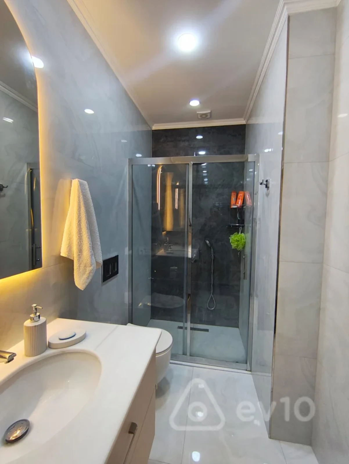 Kirayə verilir 2 otaqlı yeni tikili 70 m²