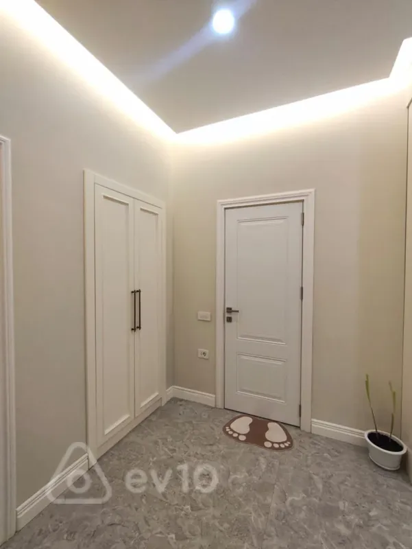 Kirayə verilir 2 otaqlı yeni tikili 70 m²