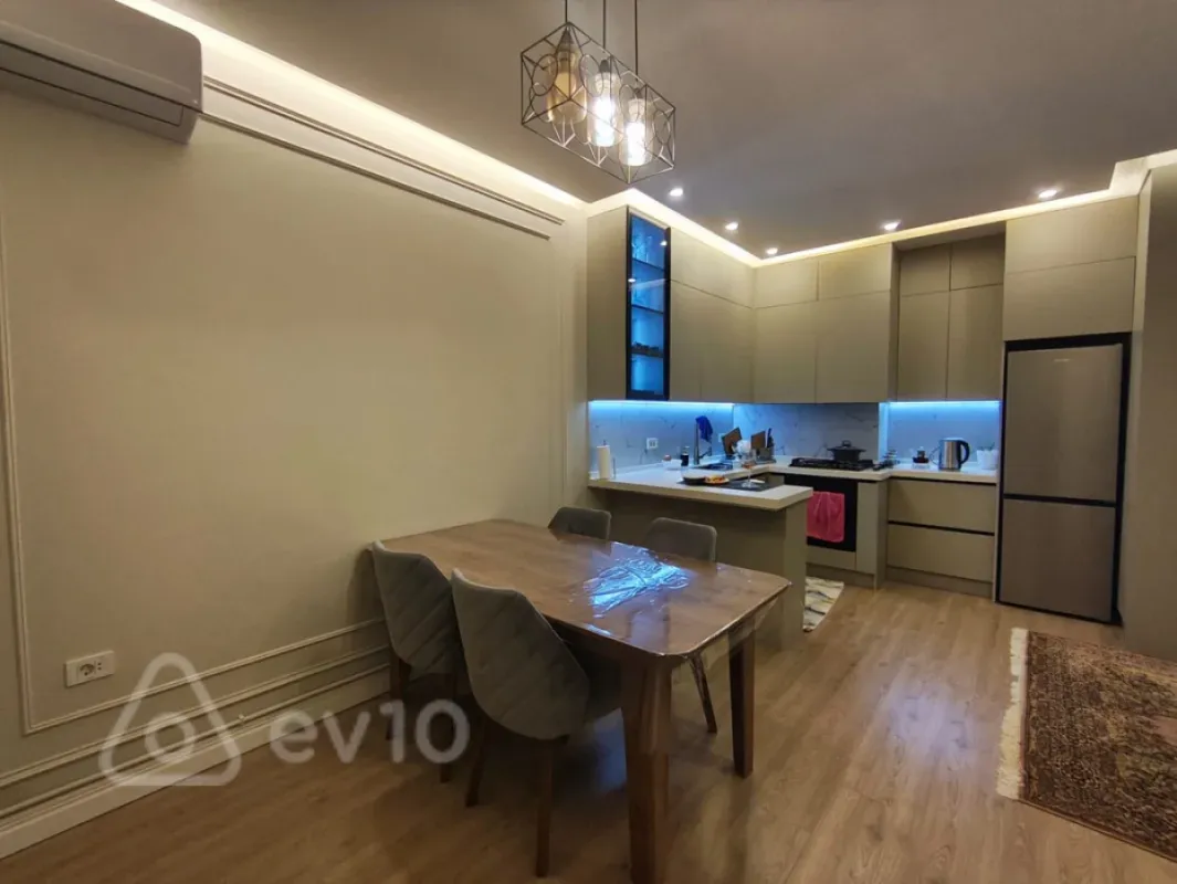 Kirayə verilir 2 otaqlı yeni tikili 70 m²