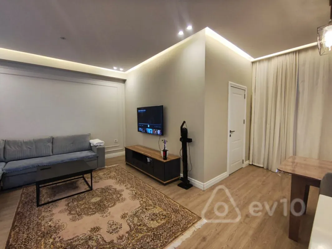 Kirayə verilir 2 otaqlı yeni tikili 70 m²