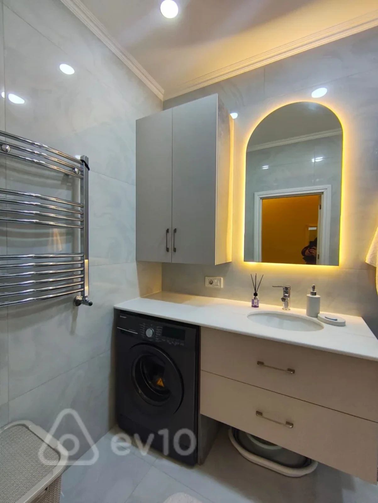 Kirayə verilir 2 otaqlı yeni tikili 70 m²