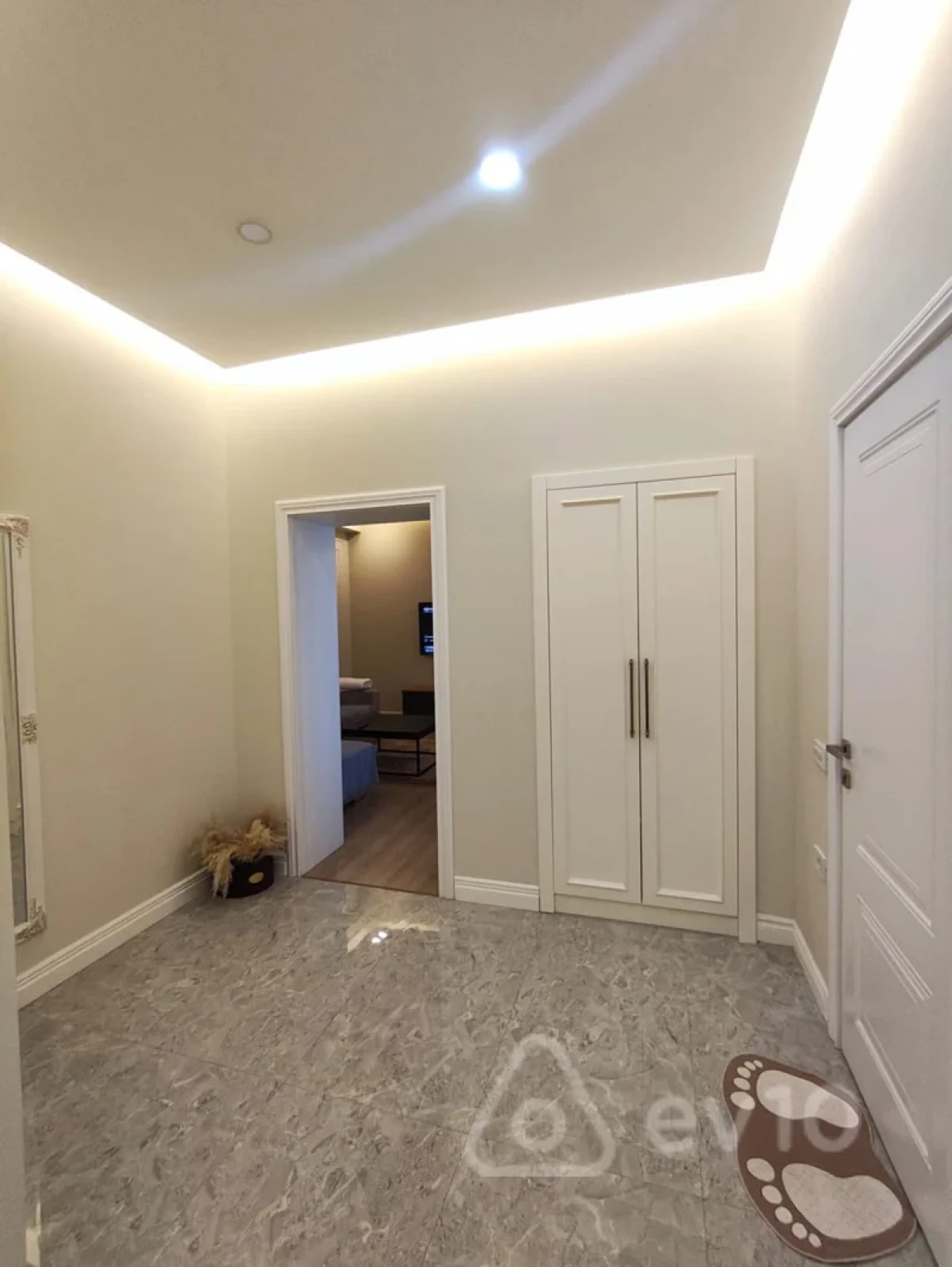 Kirayə verilir 2 otaqlı yeni tikili 70 m²