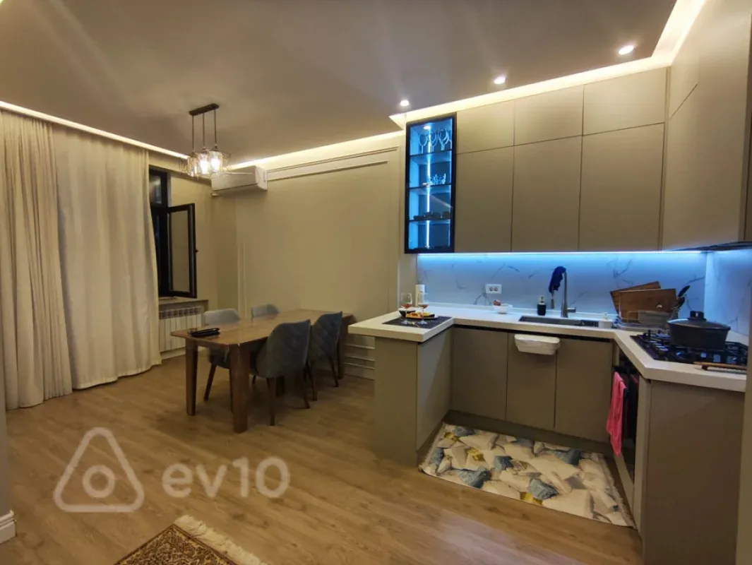 Kirayə verilir 2 otaqlı yeni tikili 70 m²