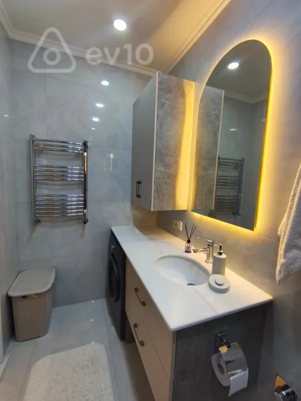 Kirayə verilir 2 otaqlı yeni tikili 70 m²