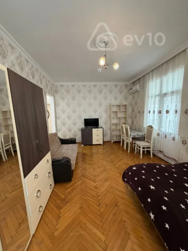 Kirayə verilir 1 otaqlı köhnə tikili 40 m²