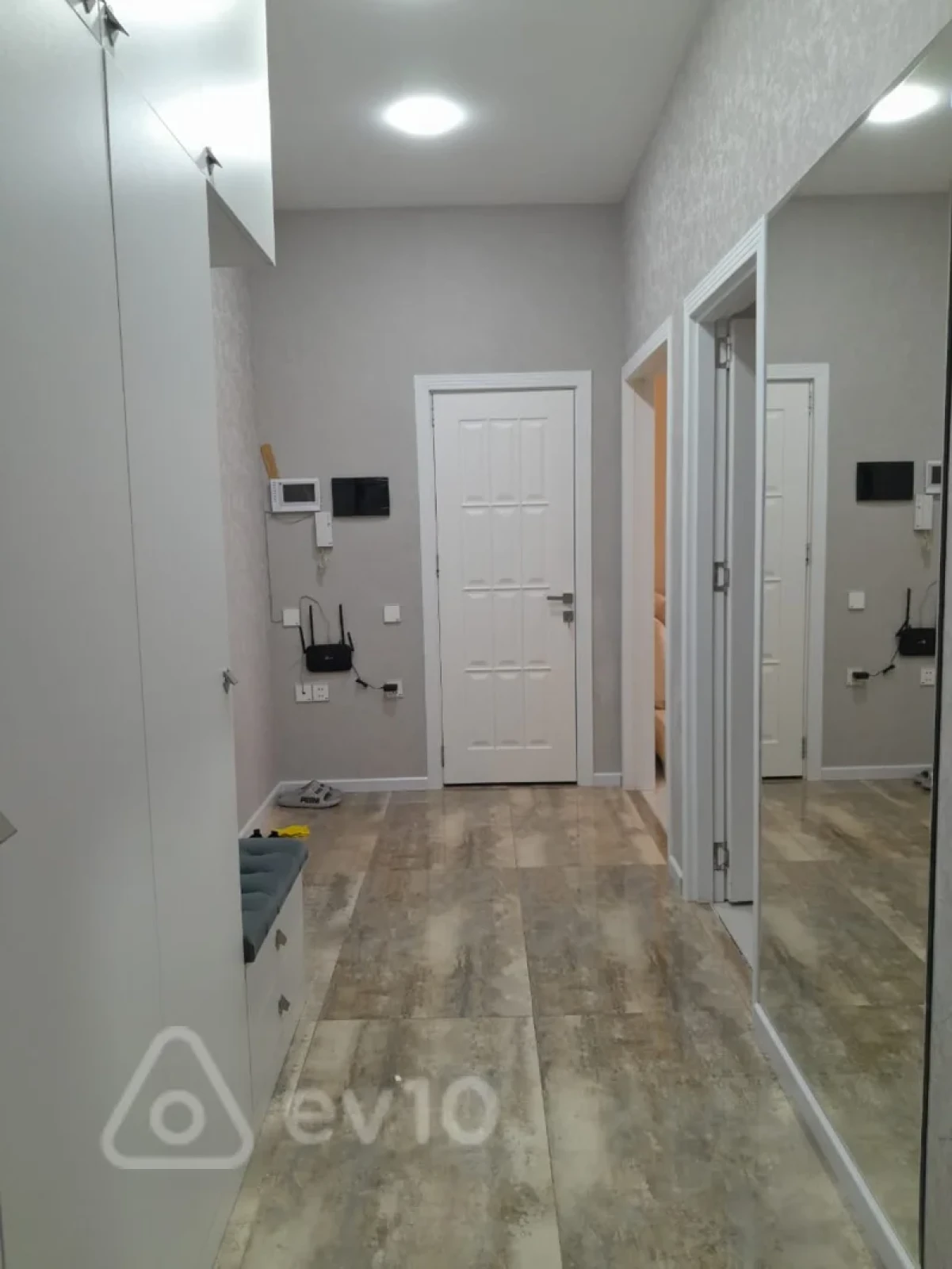 Satılır 3 otaqlı yeni tikili 75 m²