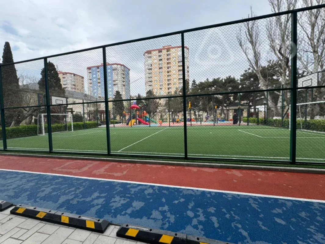 Satılır 3 otaqlı yeni tikili 132 m²